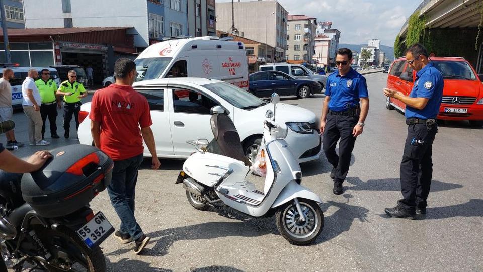 Otomobil ile motosiklet çarpıştı: 1 yaralı