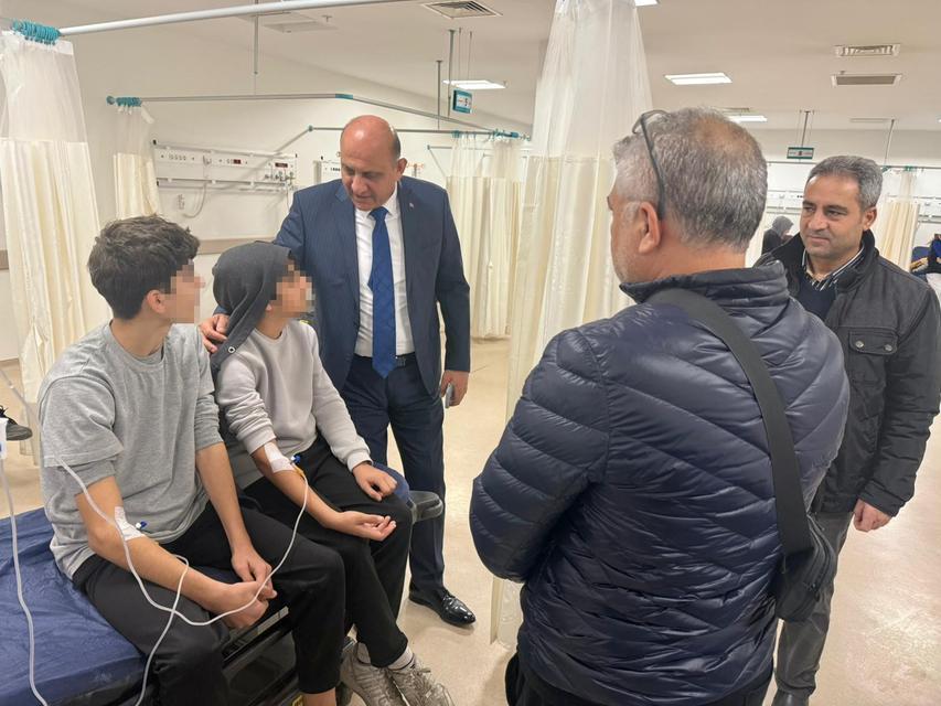 DOĞUM GÜNÜ NEDENİYLE DAĞITILAN ÇİKOLATALARI YİYEN 10 ÖĞRENCİ HASTANEYE KALDIRILDI