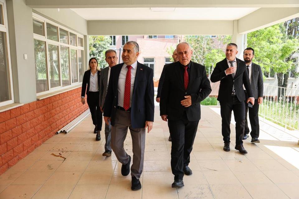 ADÜ Rektörü Kent, BAP ve ADÜZEM'in yeni yerlerinde incelemelerde bulundu