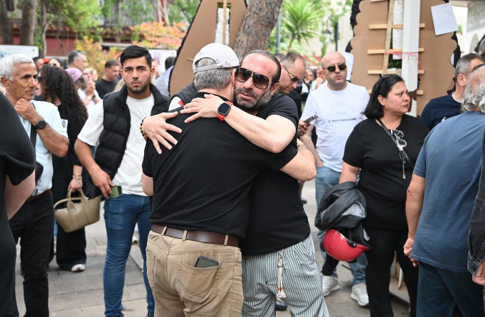 KANSERE YENİK DÜŞEN ŞARKICI ŞİMAL, KUŞADASI'NDA SON YOLCULUĞUNA UĞURLANDI