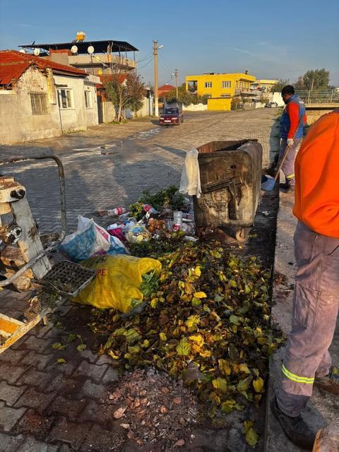 ÇÖP KONTEYNERLERİ İLÇE KANALINA ATILDI, BELEDİYE HUKUKİ SÜREÇ BAŞLATACAK