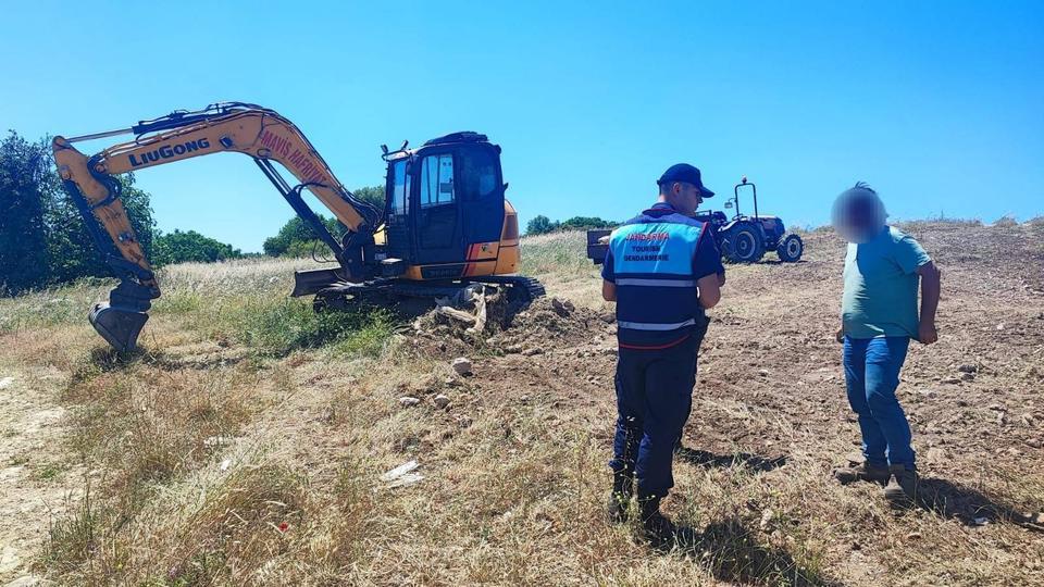 Didim'de kaçak kazı yapan 3 kişi suçüstü yakalandı