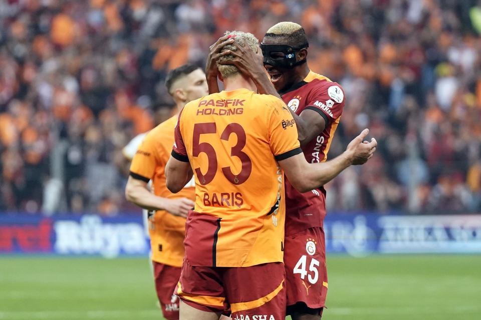 TRENDYOL SÜPER LİG: GALATASARAY: 2 - KAYSERİSPOR: 0 (İLK YARI)