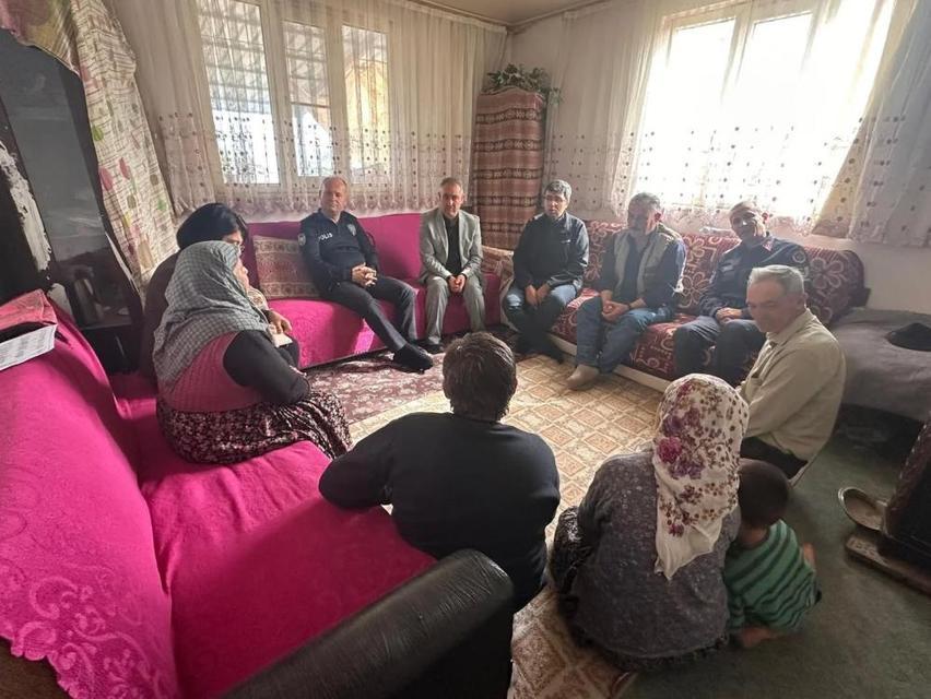 Kaymakam Karataş, Alioğulları Mahallesi'nde vatandaşlarla buluştu