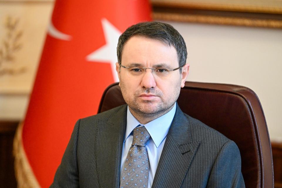 Bakan Gürlek: Özel’in amacı asrın yolsuzluk davasını perdelemek