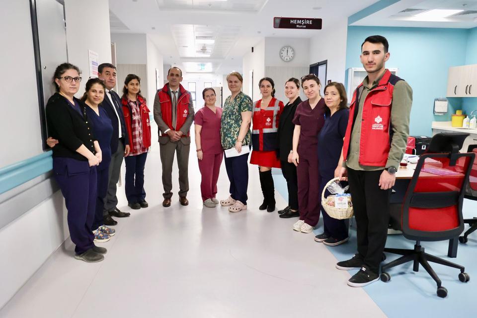 Aydın Vakıflar Bölge Müdürlüğü’nden hastanelerde anlamlı ziyaret