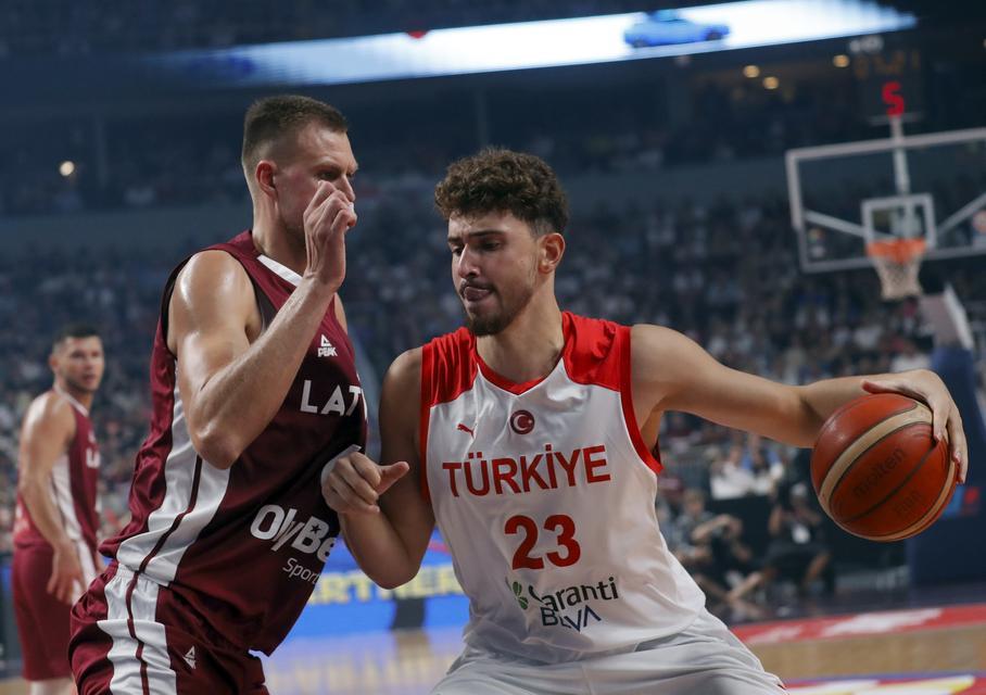 Alperen Şengün ve Yiğit Arslan, Çekya maçının kadrosundan çıkarıldı