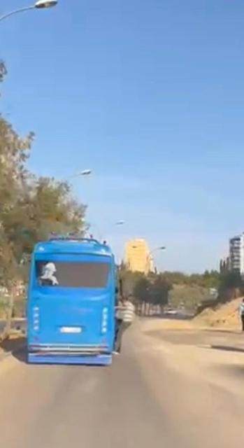 Otobüsten sarkarak yolculuk yaptılar