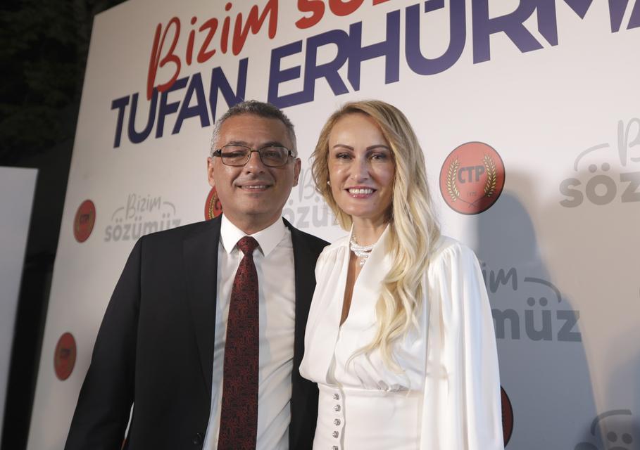 KKTC'nin yeni Cumhurbaşkanı Erhürman'dan zafer mitingi