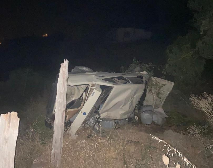 Şarampole yuvarlanan araçtaki 3 kişi yaralandı