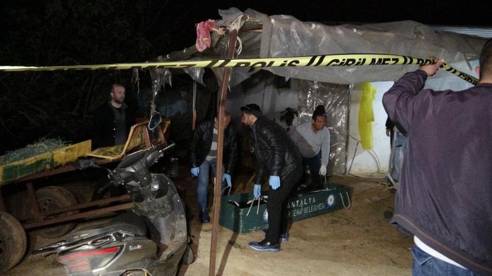 Sera işçisi kadın evinde ölü bulundu