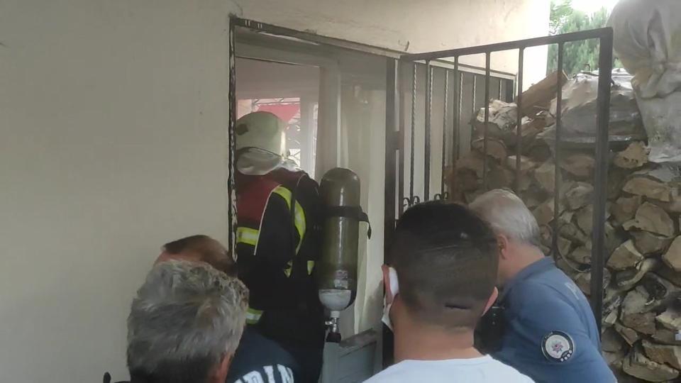 OCAKTA UNUTULAN YEMEK YANGIN PANİĞİNE NEDEN OLDU