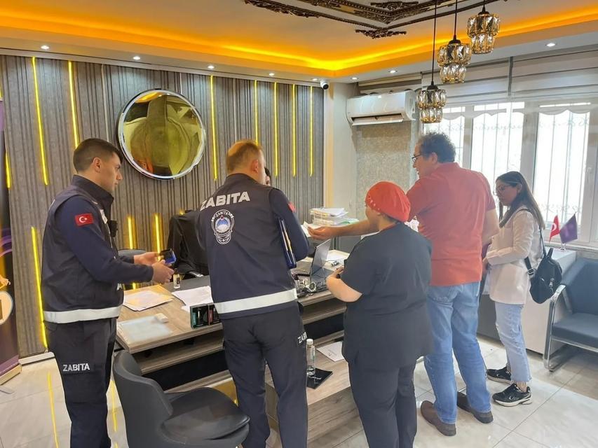 Germencik'te ticari işletmelere zabıta denetimi sürüyor