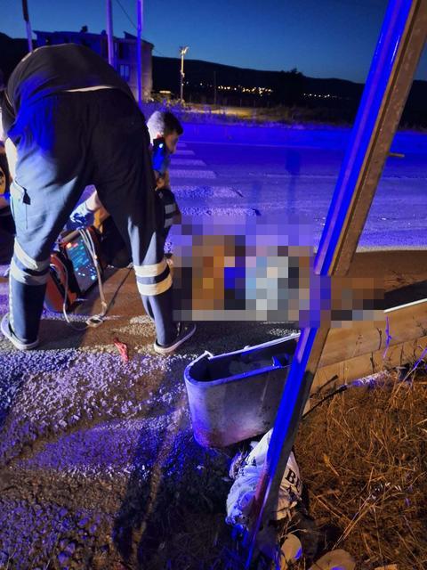 Otomobilin çarptığı bisikletli hayatını kaybetti
