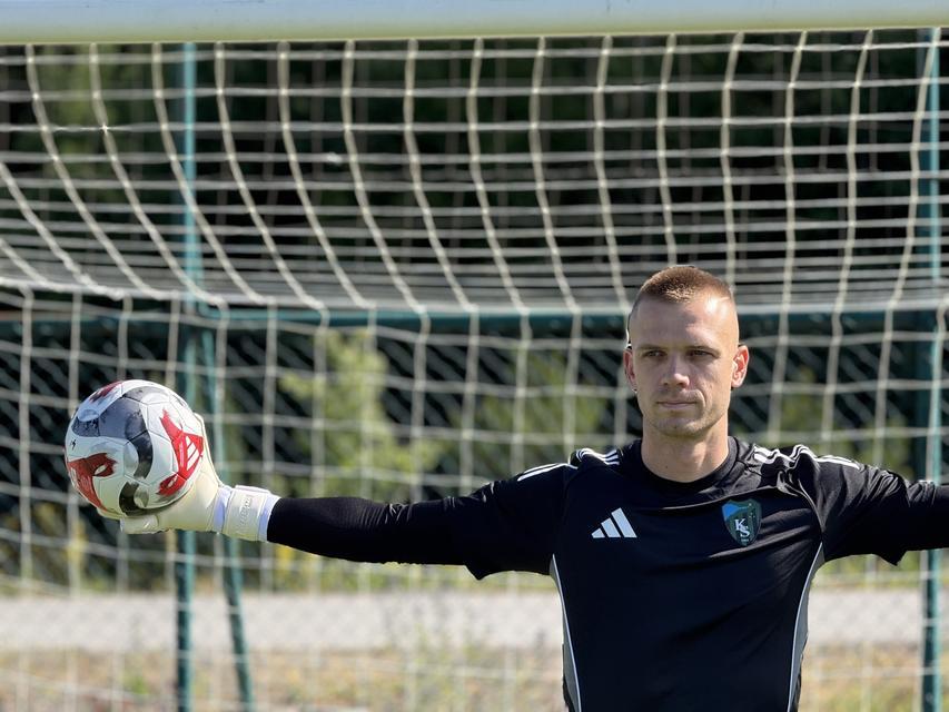 Kocaelispor’un yeni kalecisi Aleksandar Jovanovic kampa katıldı