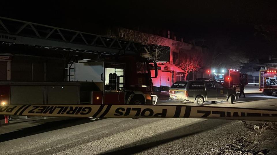 Yalnız yaşayan yaşlı adam yangında hayatını kaybetti