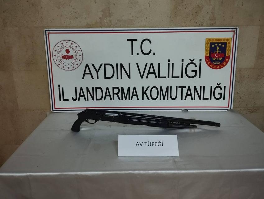 Germencik'te ruhsatsız av tüfeği ele geçirildi