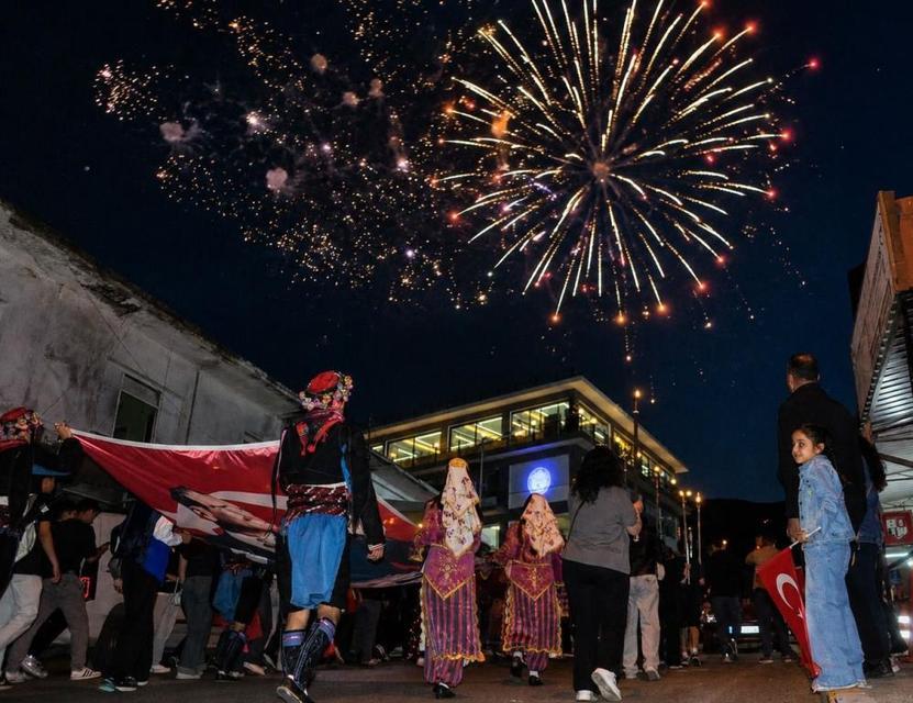 Bozdoğan sokaklarında Bandırma Vapuru coşkusu