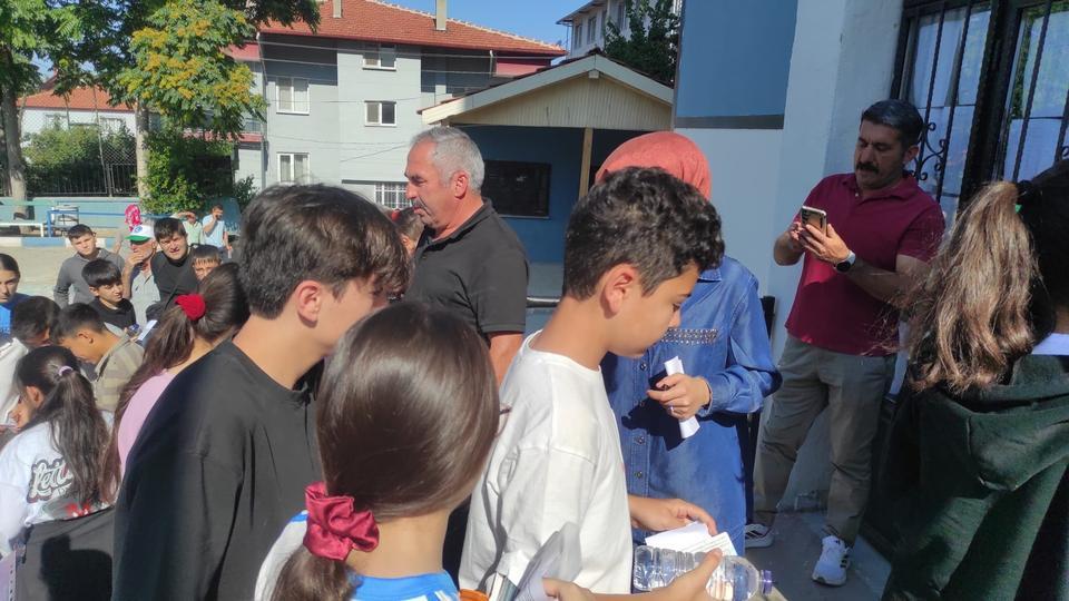 SELENDİ'DE 184 ÖĞRENCİ TER DÖKTÜ