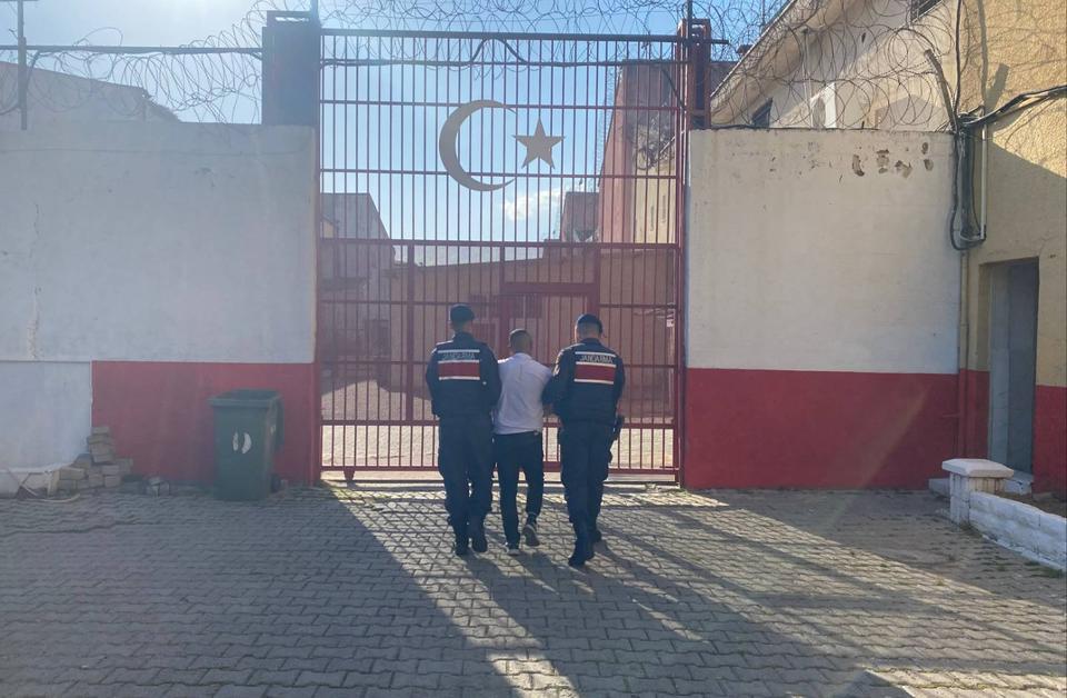 İncirliova’da 5 yıl hapis cezası ile aranan zanlı yakalandı