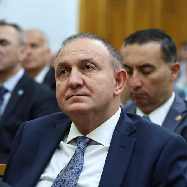 Karakaş’tan yangınlarla ilgili soru önergesi