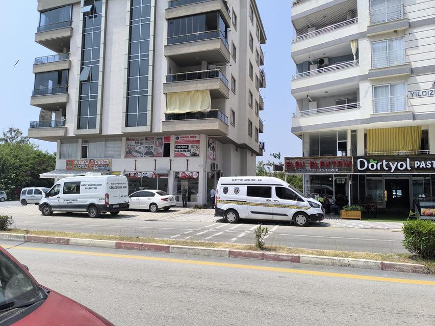 DÖRTYOL'DA 80 YAŞINDAKİ ADAM EVİNDE ÖLÜ BULUNDU