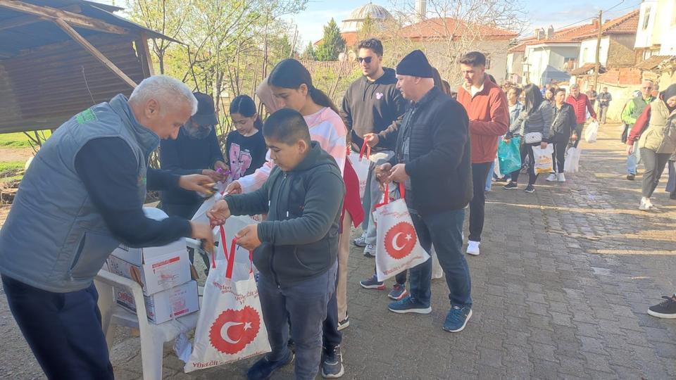 BİNLERCE ÇOCUK BAYRAM COŞKUSUNU 4 ASIRLIK GELENEKLERİYLE YAŞADI