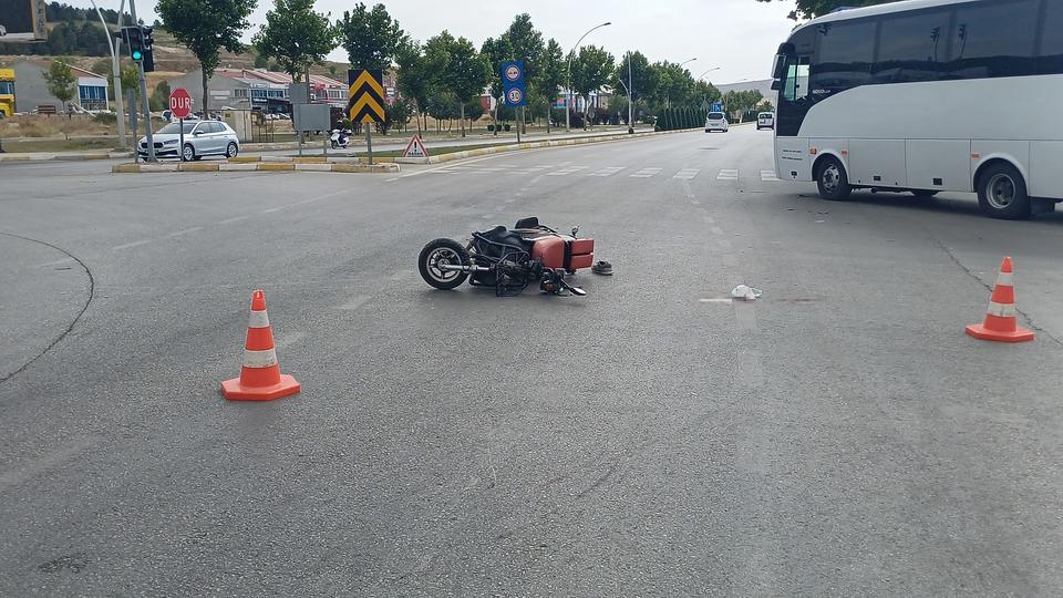Elektrikli motosikletin sürücüsü ağır yaralandı