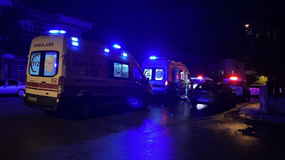 Tartışma bıçaklı kavgaya dönüştü: 2 yaralı