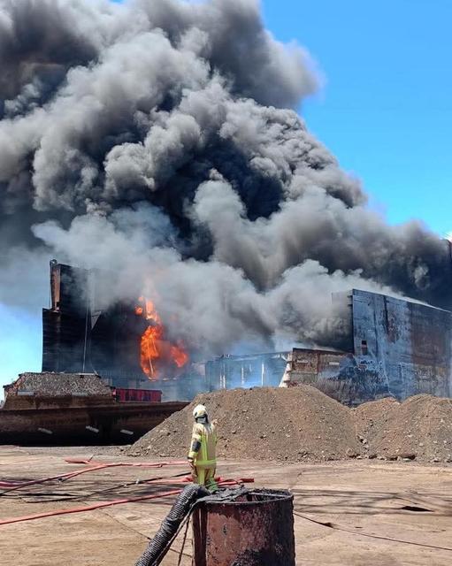 ALİAĞA'DA TANKER GEMİDE YANGIN DEVAM EDİYOR