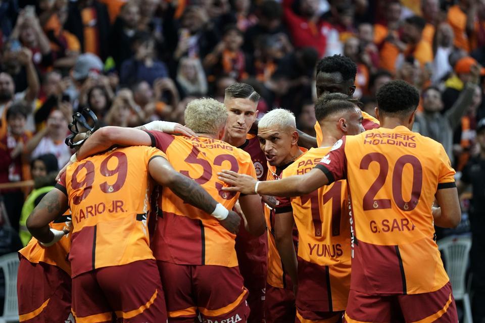 TRENDYOL SÜPER LİG: GALATASARAY: 2 - KAYSERİSPOR: 0 (İLK YARI)