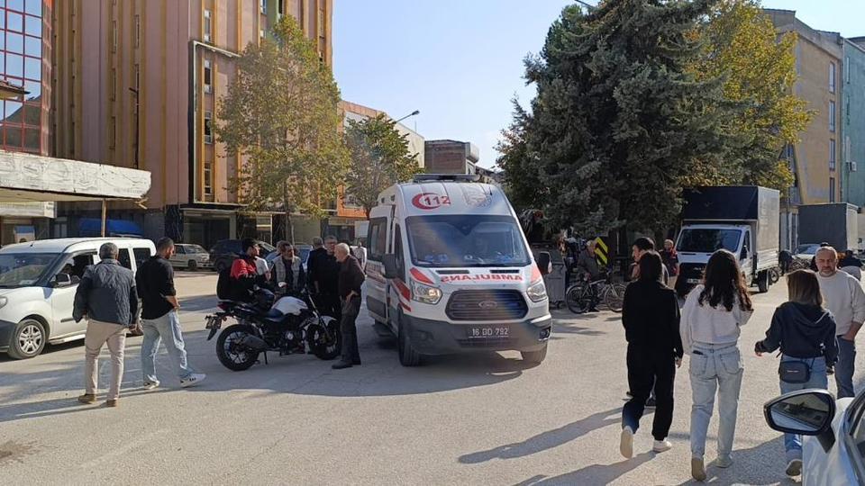 Motosiklet ile bisiklet çarpıştı: 2 yaralı