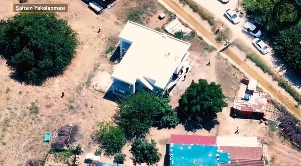 ÇOCUĞUN CİNSEL İSTİSMARI SUÇUNDAN ARANAN ŞAHSA FİLM GİBİ OPERASYON ARANAN ŞAHIS DRON İLE TESPİT EDİLDİ