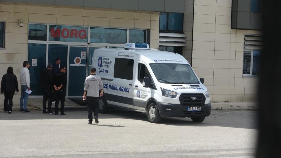 Markete giden yaşlı adam çöp kamyonunun altında can verdi