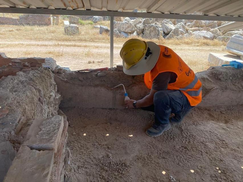 TRALLEİS ANTİK KENTİ'NDE ÇALIŞMALAR SÜRÜYOR