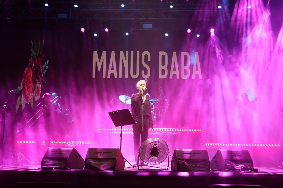 MANUŞ BABA, DEMOT'TA HAYRANLARIYLA BİR ARAYA GELDİ