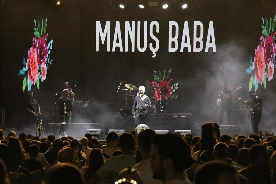 MANUŞ BABA, DEMOT'TA HAYRANLARIYLA BİR ARAYA GELDİ