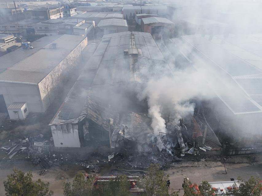 İplik fabrikasında çıkan yangın büyümeden söndürüldü
