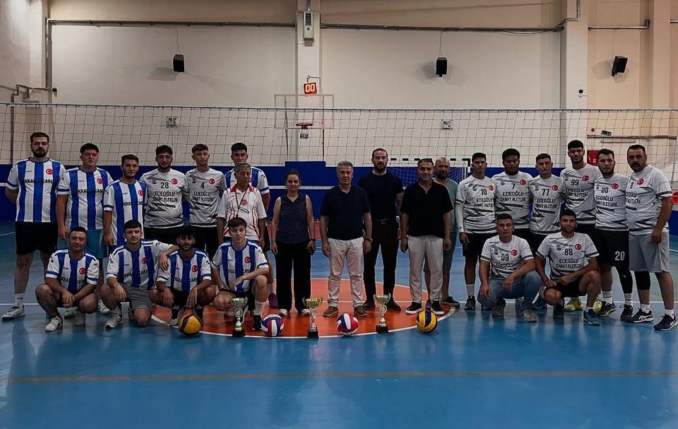 Buharkent'te 'Kentin Çocukları' voleybol turnuvasında ilk düdük çaldı