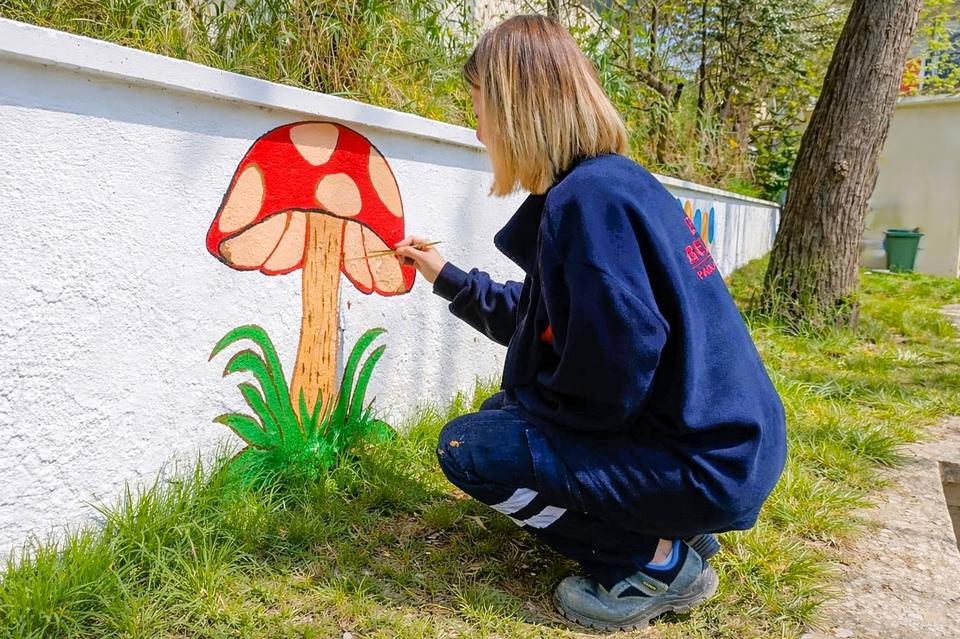 Efeler'in parkları yenileniyor