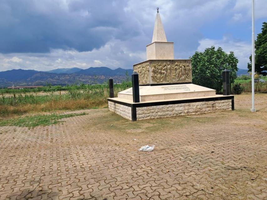 Başkan Yıldırımkaya, şehitliği kirletenlere tepki gösterdi