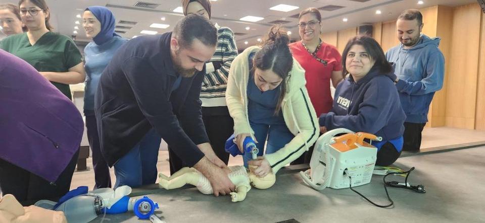 Aydın Şehir Hastanesi'nde çocuk acil ekiplerine kritik eğitim