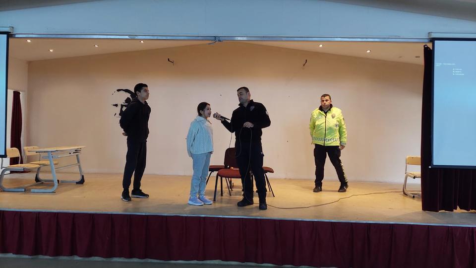 Karacasu’da öğrencilere polislik dersi