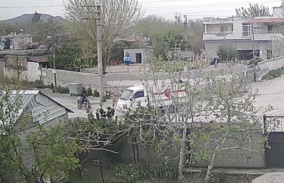 Kamyonetle çarpışan motosikletli hayatını kaybetti