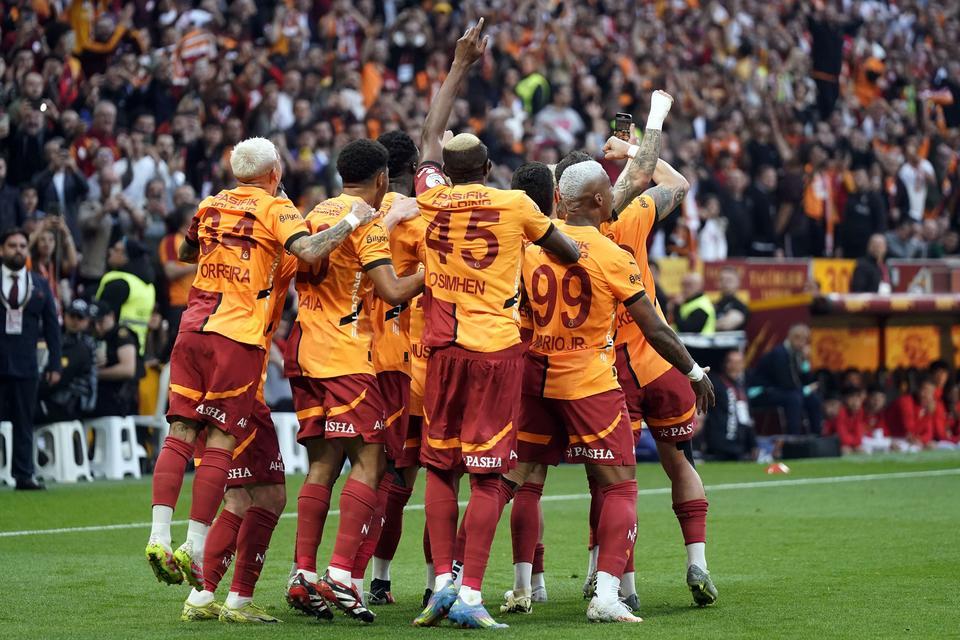 TRENDYOL SÜPER LİG: GALATASARAY: 2 - KAYSERİSPOR: 0 (İLK YARI)