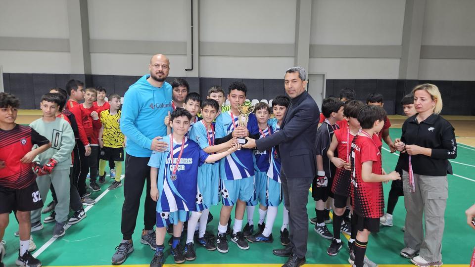 KOÇARLI'DA FUTSAL MÜSABAKASININ BİRİNCİSİ BELLİ OLDU