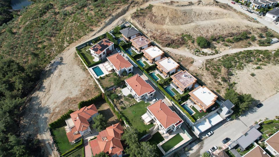 BAŞKAN ZEYREK'İN YARALANDIĞI KAZADA ŞOK DETAY ELEKTRİK TESİSATI STANDARTLARA AYKIRI KURULMUŞ MANİSA CUMHURİYET BAŞSAVCILIĞI BÜYÜKŞEHİR BELEDİYE BAŞKANI FERDİ ZEYREK'İN AĞIR YARALANDIĞI ELEKTRİK AKIMINA KAPILMASI OLAYIYLA İLGİLİ BAŞLATTIĞI SORUŞTURMADA 20'DEN FAZLA KİŞİNİN İFADESİNE BAŞVURDU