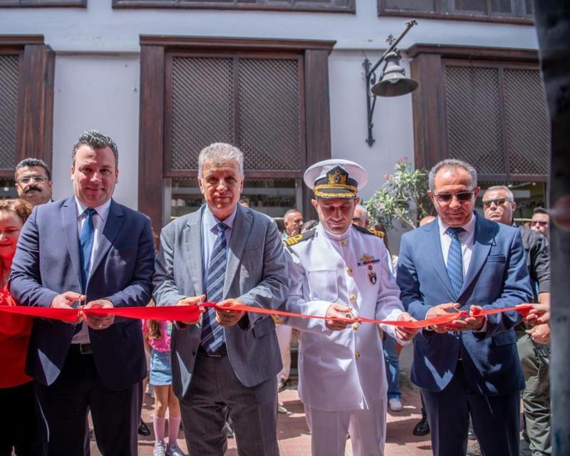 Kuşadası'nda öğrencilerin eserleri sergilendi