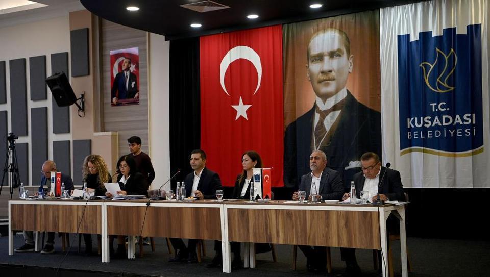 Kuşadası Belediye Meclisi yılın son toplantısını yaptı