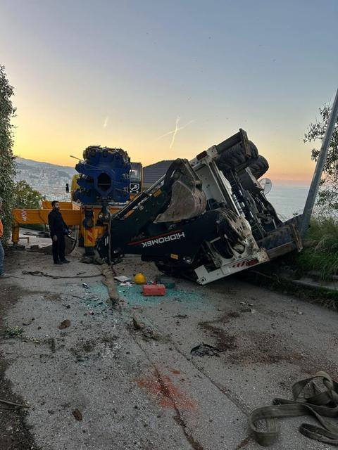 Kepçe vinçten düştüğü